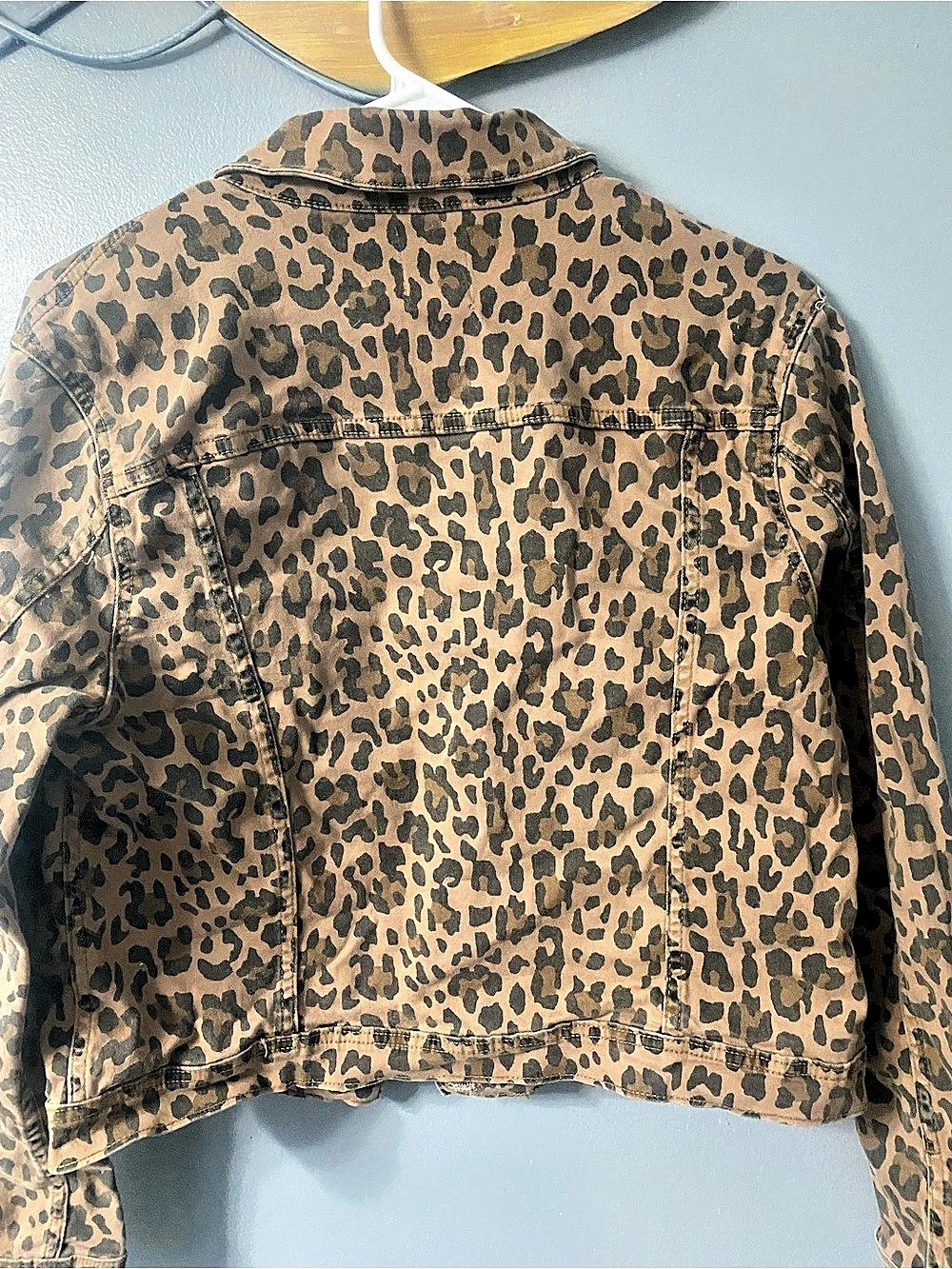 Kensie Leopard Print Denim Jacket Size Large Like New - Picture 2 of 4